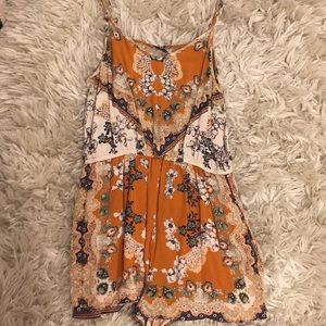 Boutique romper size small adjustable straps